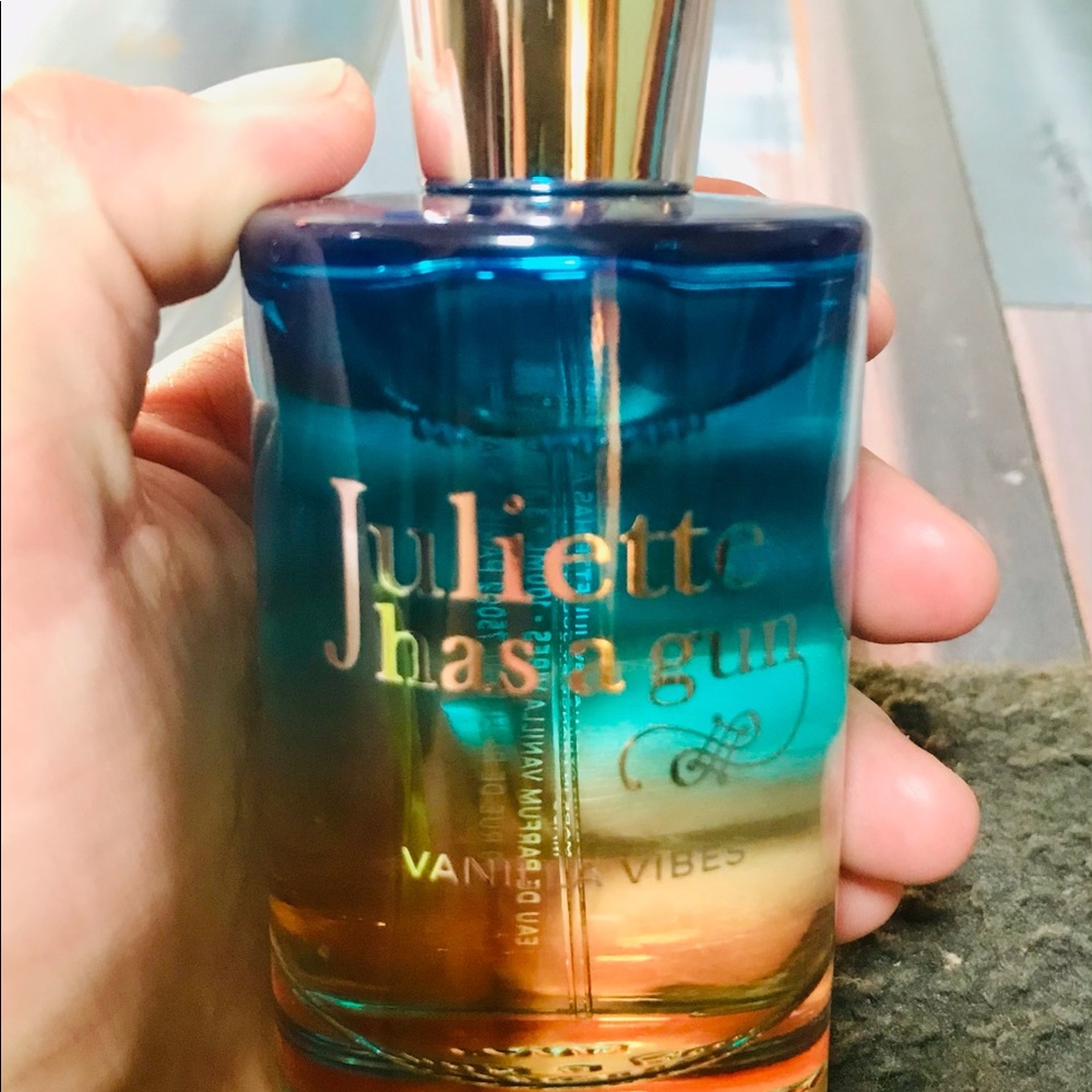 Juliette Has a Gun * Vanilla Vibes